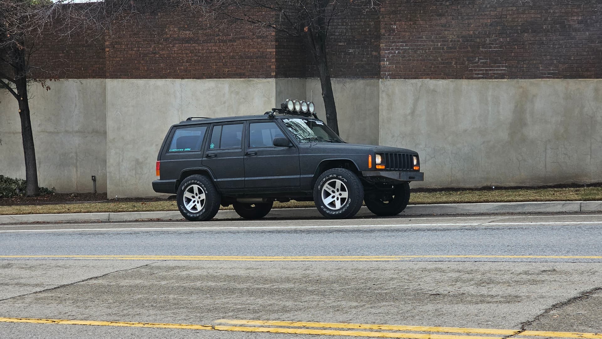 98 classic clean title. Clean chassis and frame.