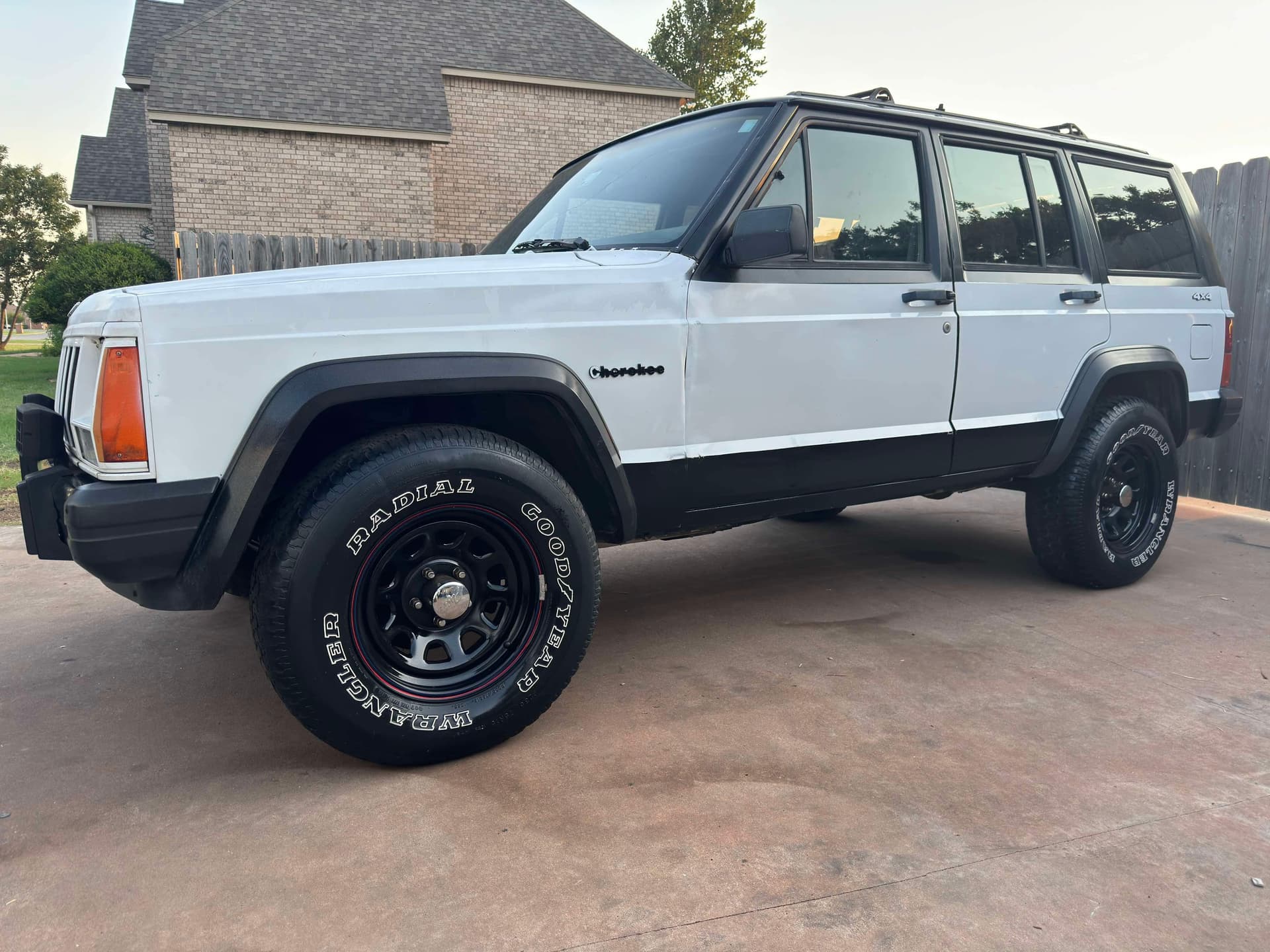 White 1990 Cherokee Limited 4x4 