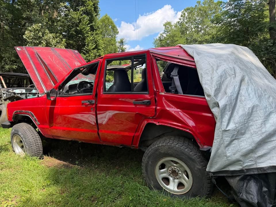 1998 Jeep Cherokee Sport 4D