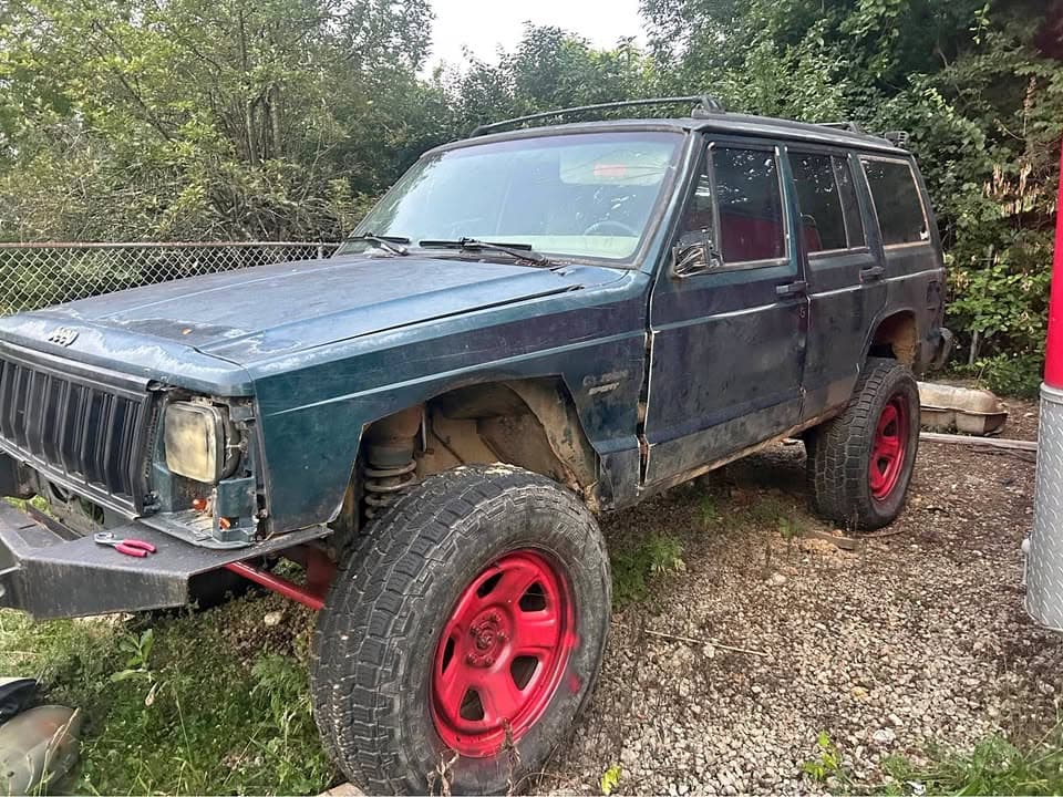 1996 Jeep Cherokee Sport 4D